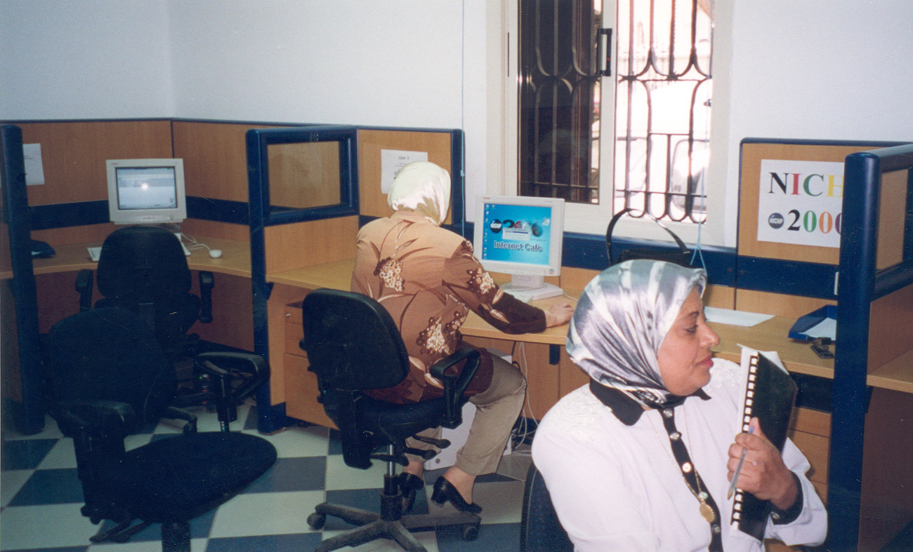 Internet%20cafe.jpg
