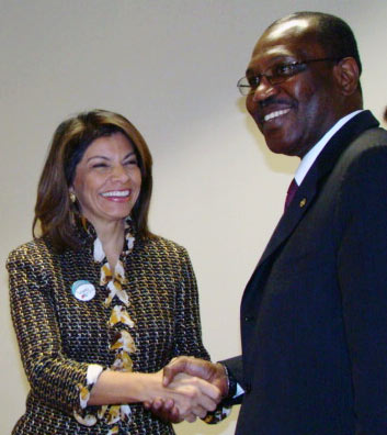 H.E. Ms. Chinchilla, President of Costa Rica and  Dr Hamadoun I. Touré, ITU Secretary-General
