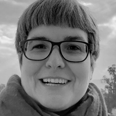 Dr. Pia Hollenbach