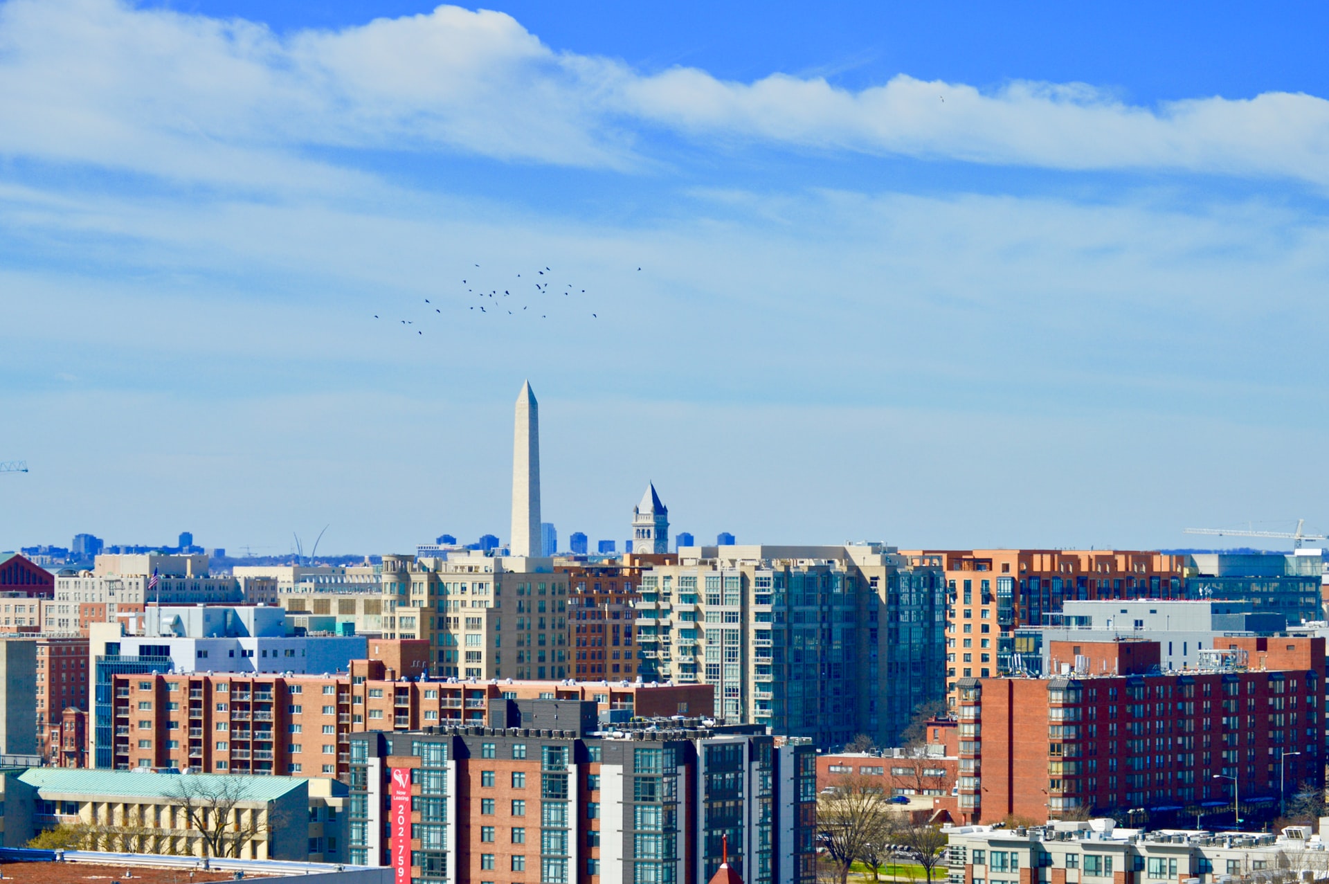 Washington offers Internet providers free rooftop access for affordable services featured image