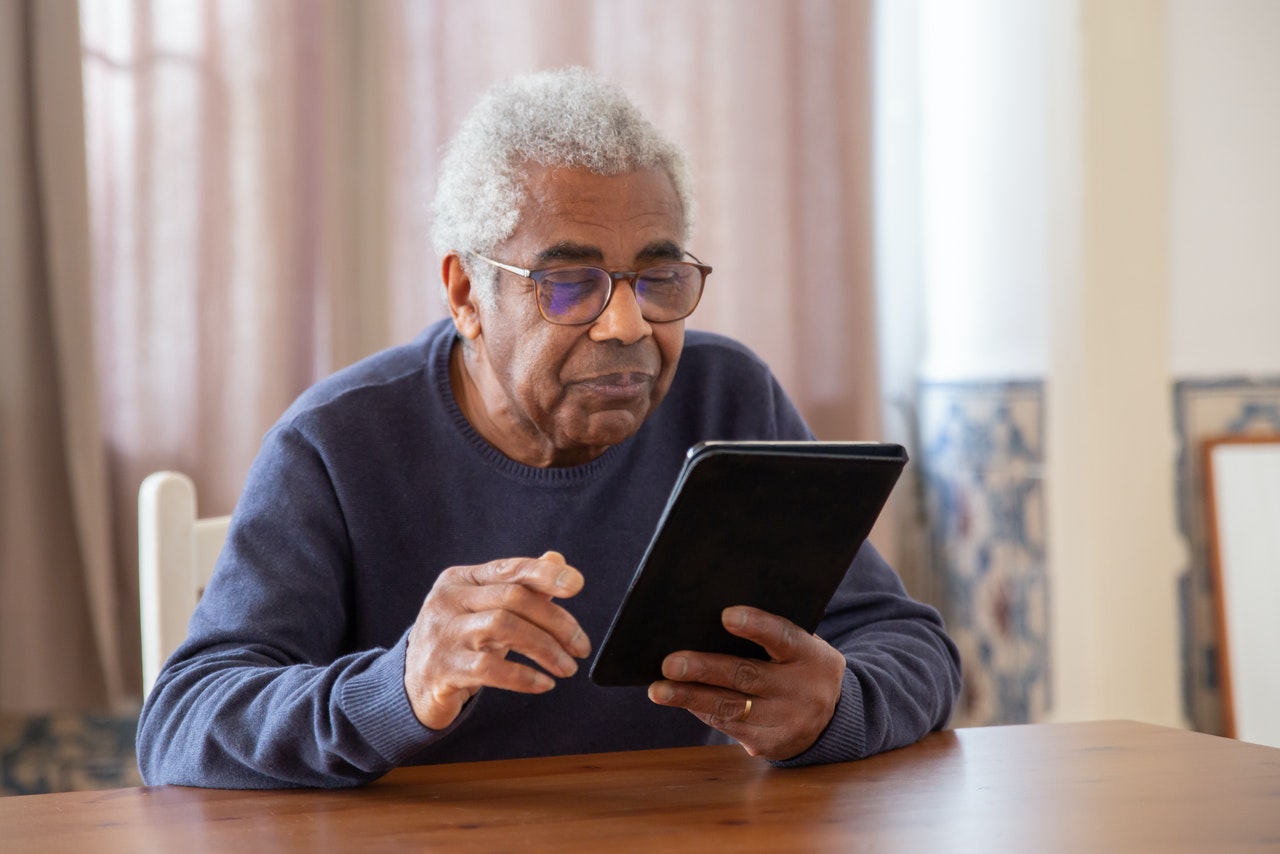 Older adults join the fintech revolution featured image
