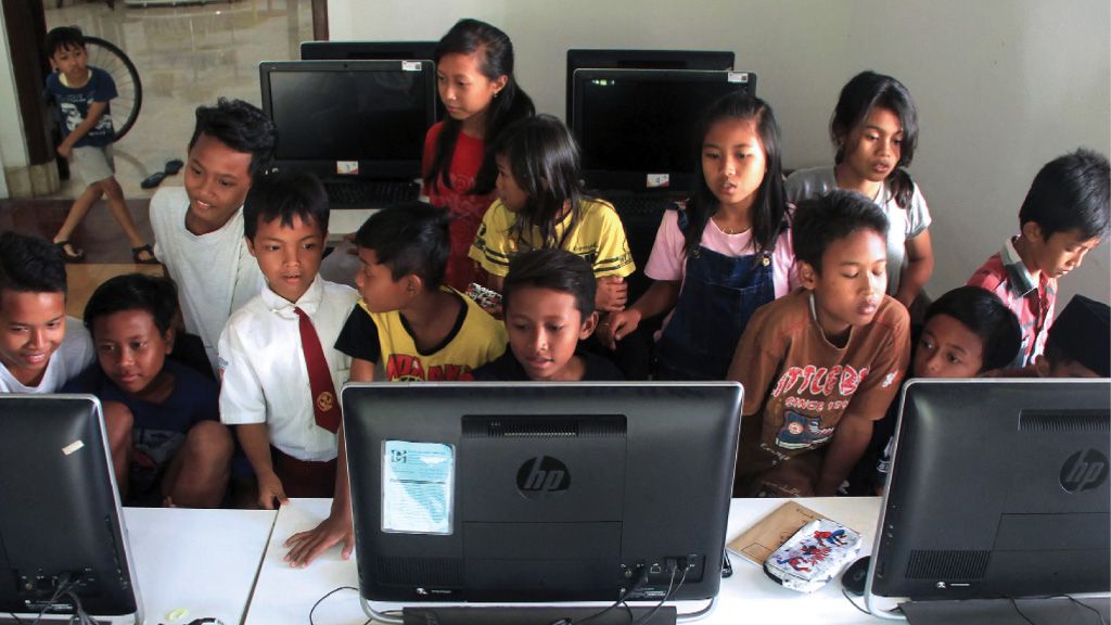 Connecting every school in Indonesia: A bespoke implementation framework featured image