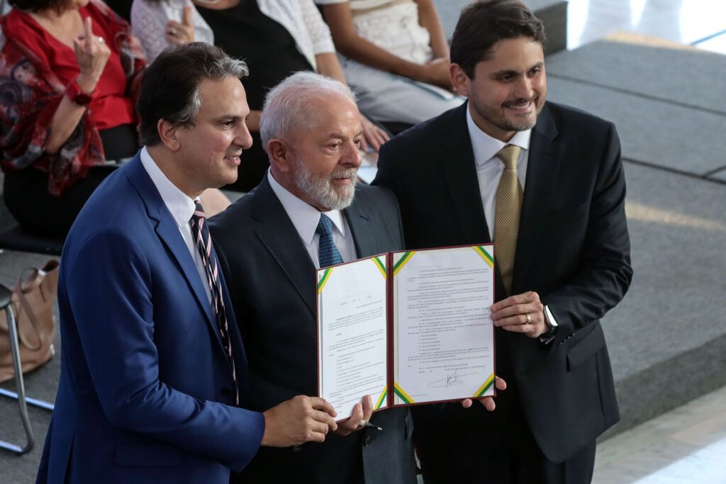 The President of the Republic, Luiz Inácio Lula da Silva, takes part in the ceremony to launch the National Strategy for Connected Schools