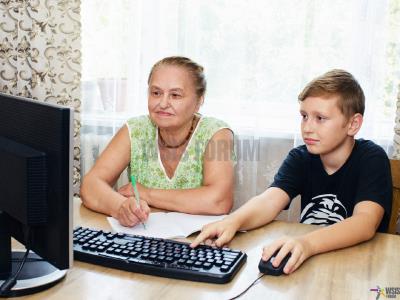 Low level of computer literacy of parents is a serious problem