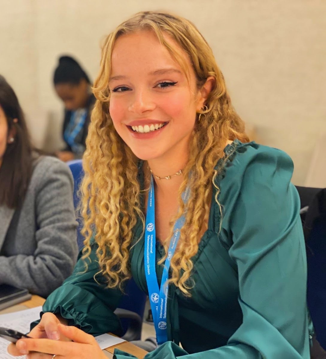 Ms. Anaëlle Chatelineau