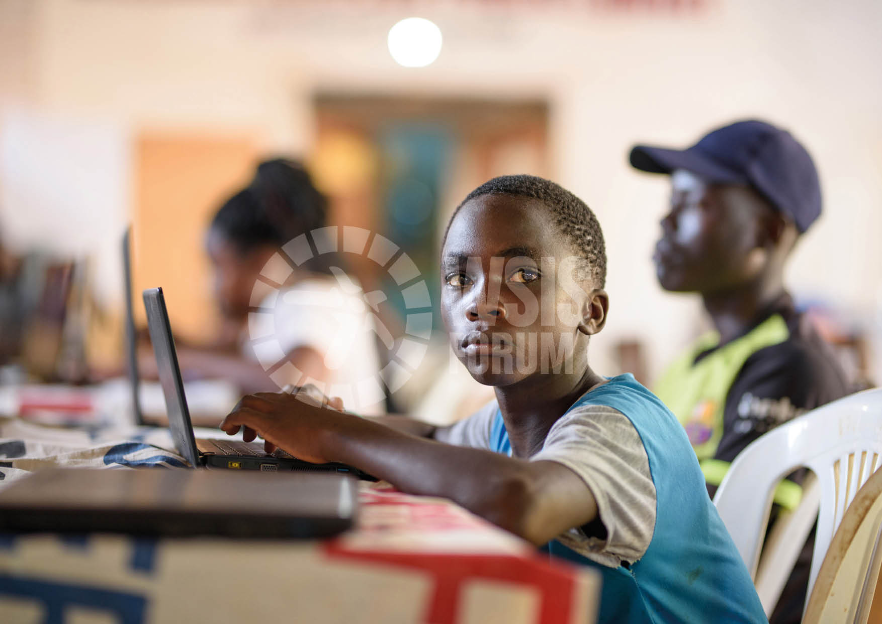 Compétences numériques à votre bibliothèque locale - les étudiants participent à une formation aux compétences informatiques