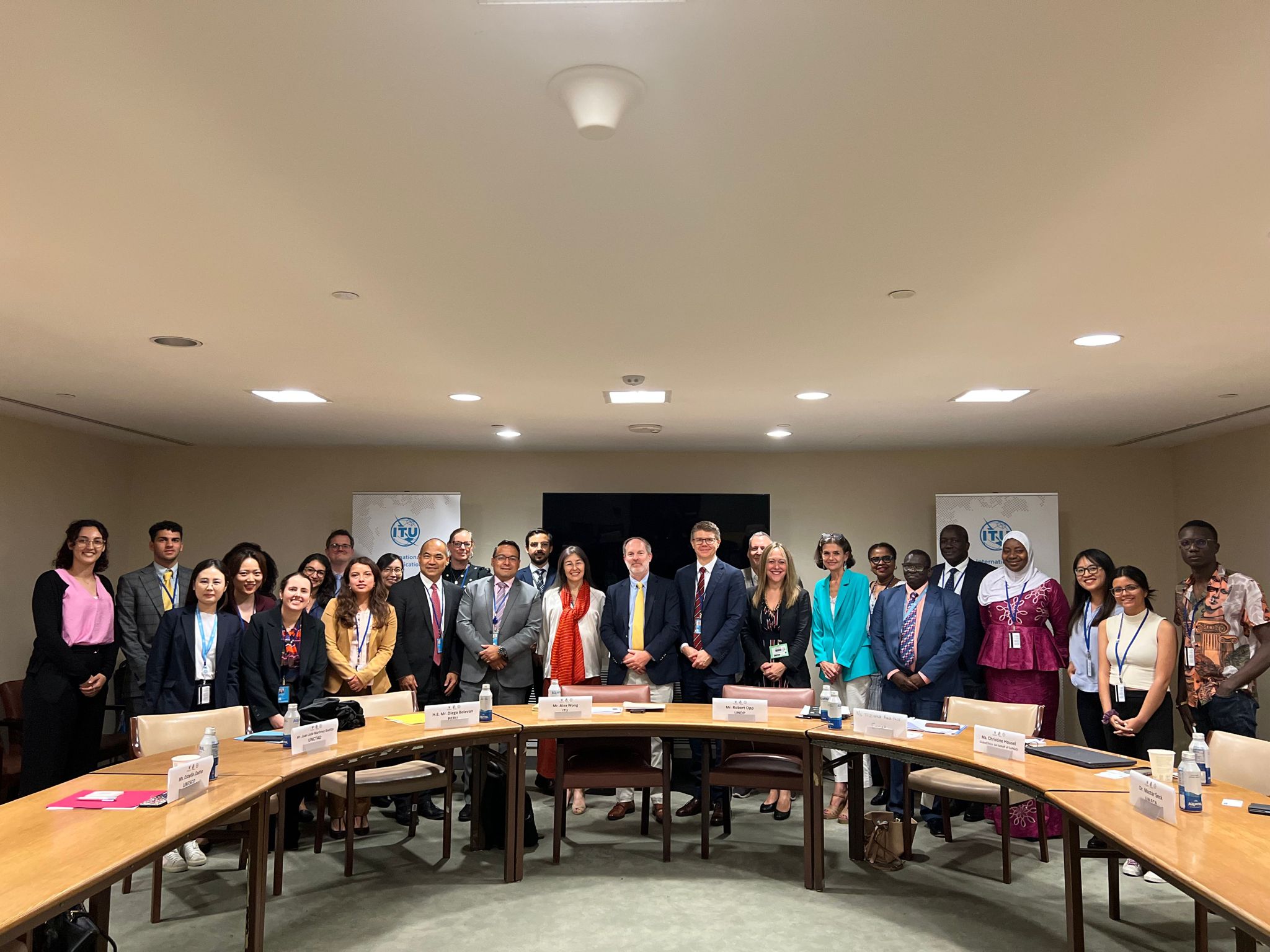 HLPF_group_photo_WSIS_UNGIS.jpg