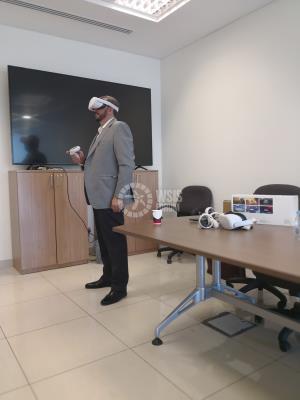 为朝觐和副朝项目测试 3D 虚拟现实学习 VR 耳机