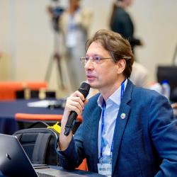 Dr. Serge Stinckwich