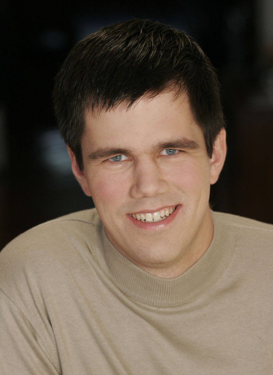 Munsey Headshot.jpeg